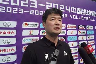 Mazura: Hy vọng giải đấu có thể hủy bỏ giải thưởng huấn luyện viên xuất sắc nhất tháng